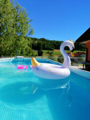 Apartment Tina with Seasonal Pool
